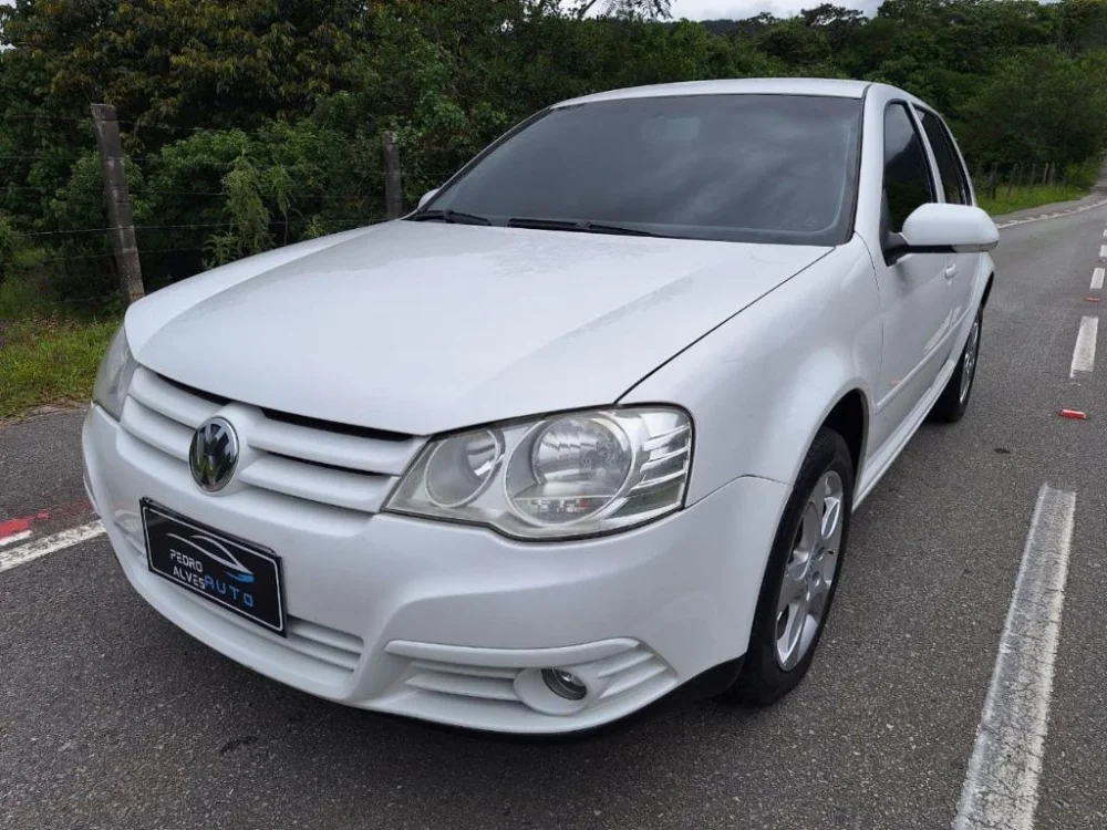 VW - VolksWagen Golf 1.6 Mi Total Flex 8V 4p